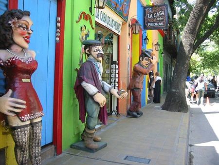 La Boca barrio statues