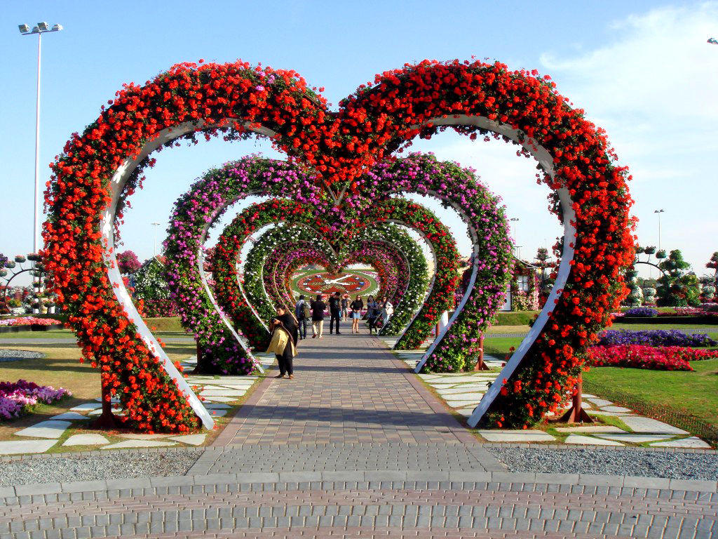 Miracle Garden Alley of Hearts