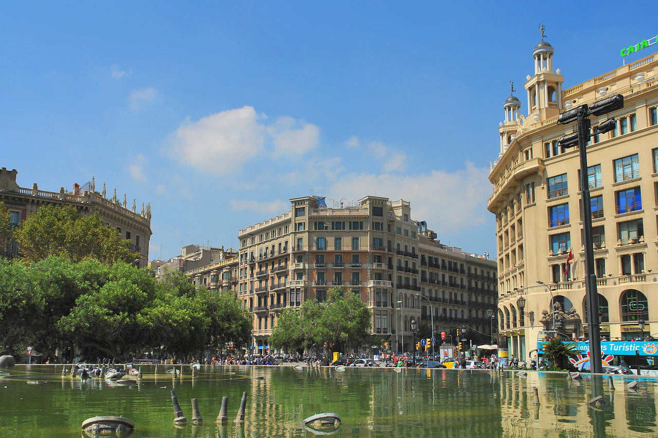 Plaza de Cataluna and Bank of Spain